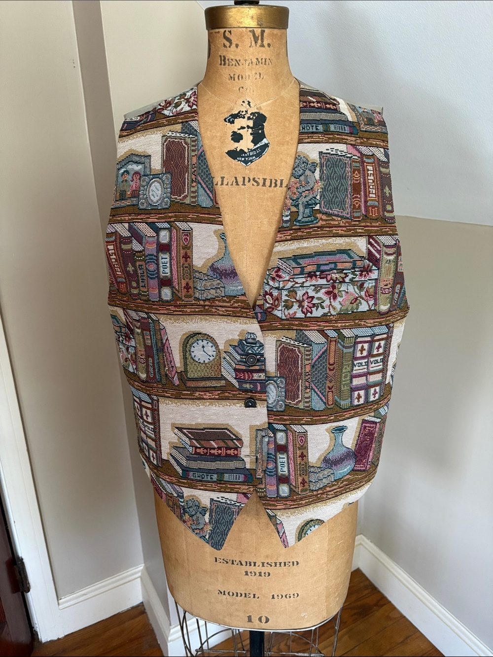 Vintage ‘80’s Bookshelf Print Women's Vest - Brown Multi